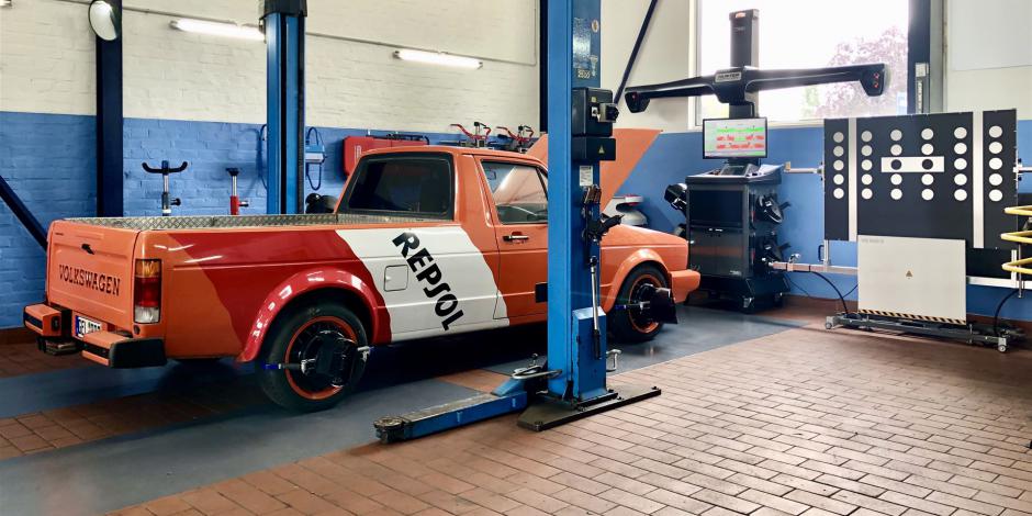 Service von Oldtimer bis Justage modernster Fahrerassistenzsysteme